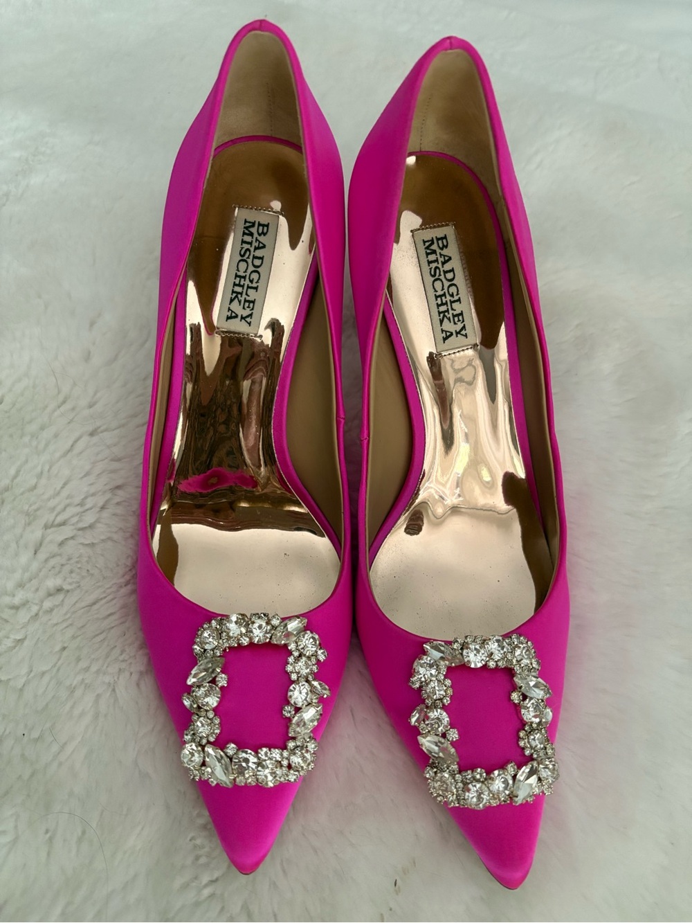 Badgley Mischka Cher Hot Pink Fuchsia Satin Crystal Buckle Pumps Heels Size 9